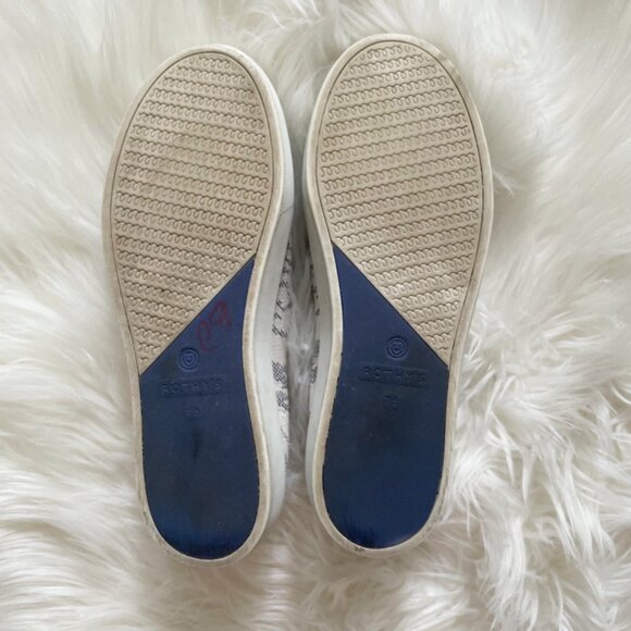 Rothy’s White Black Maritime Tiger Stripe Retired Print Slip On Shoes - Picture 6 of 9